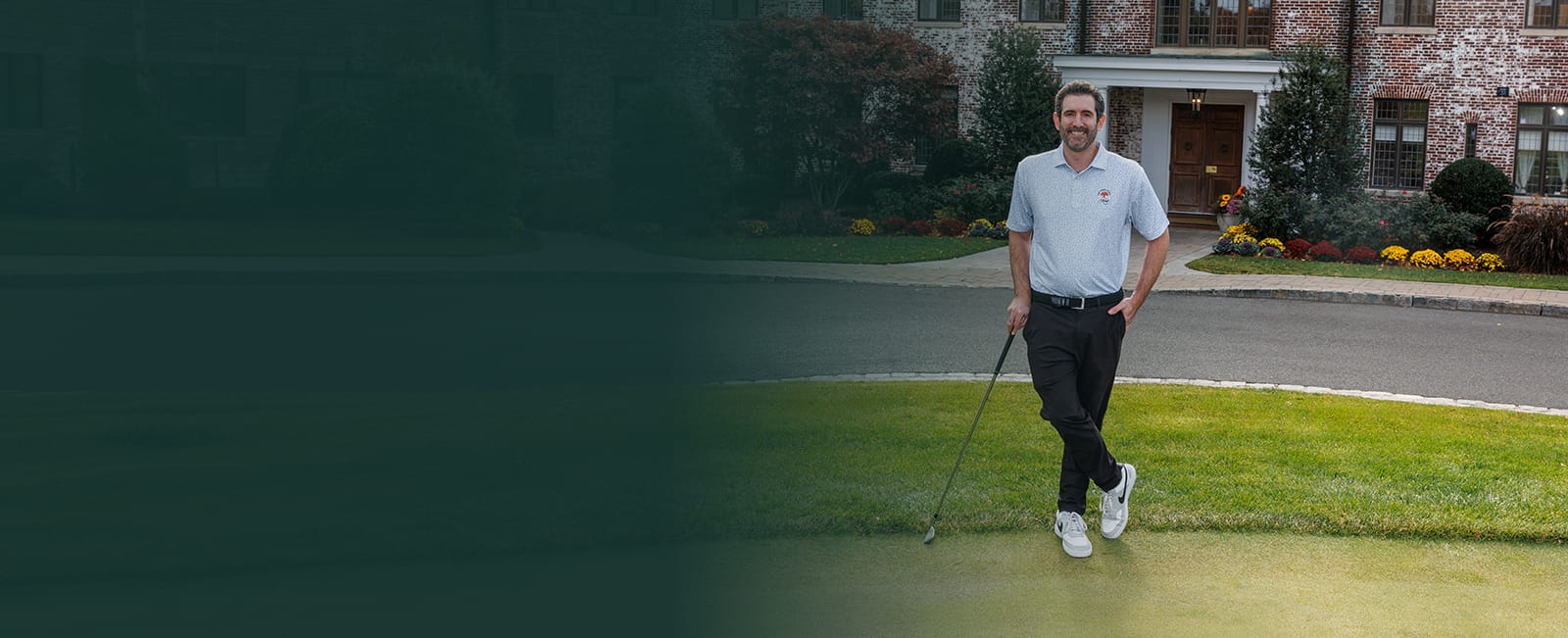 sport psychologist Dr Mike providing golf mental performance coaching at a golf club